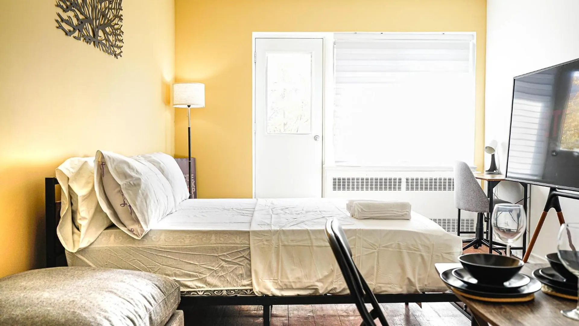 Studio Moderne A Mcgill Parking Gratuit Μόντρεαλ Διαμέρισμα
